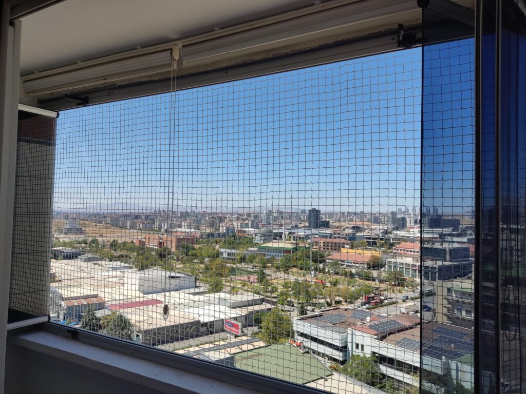 Açılır kapanır balkon filesi